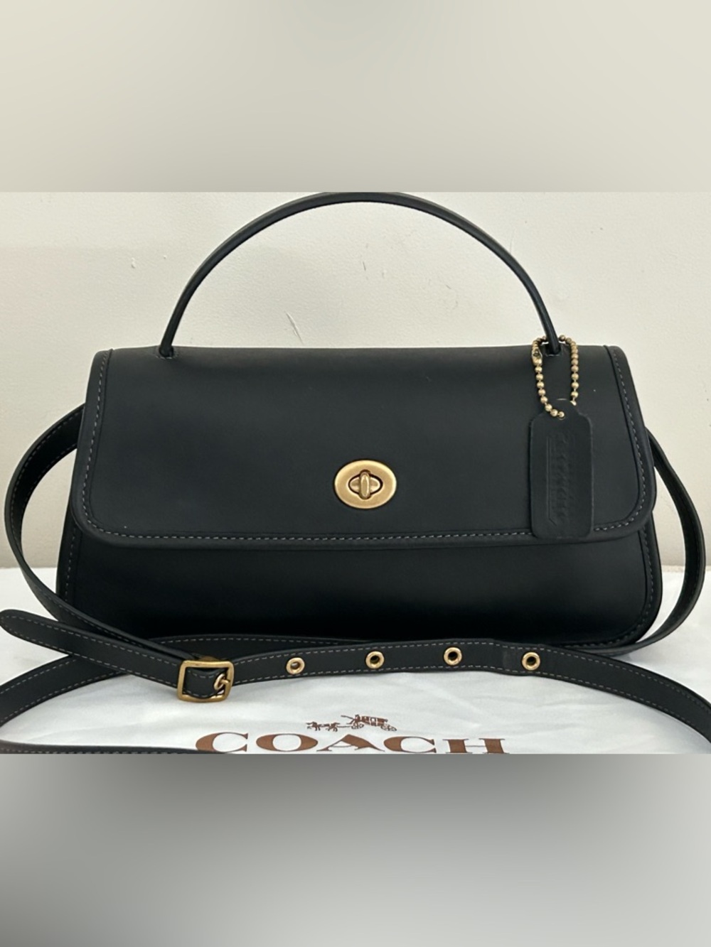 COACH “Originals” Turnlock-Clutch Glovetanned Leather COA by Real Authentication